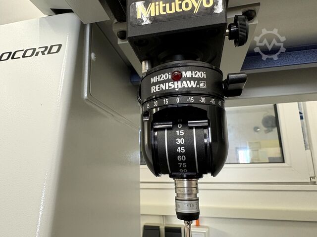 Coordinate measuring machine MITUTOYO CRYSTA-APEX S 574