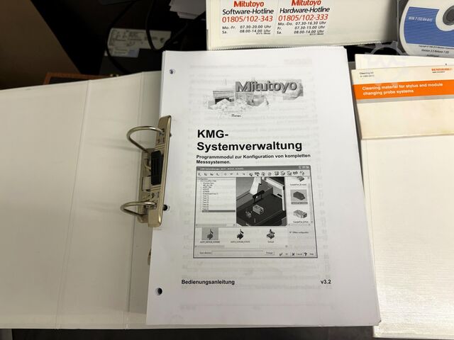 Coordinate measuring machine MITUTOYO CRYSTA-APEX S 574