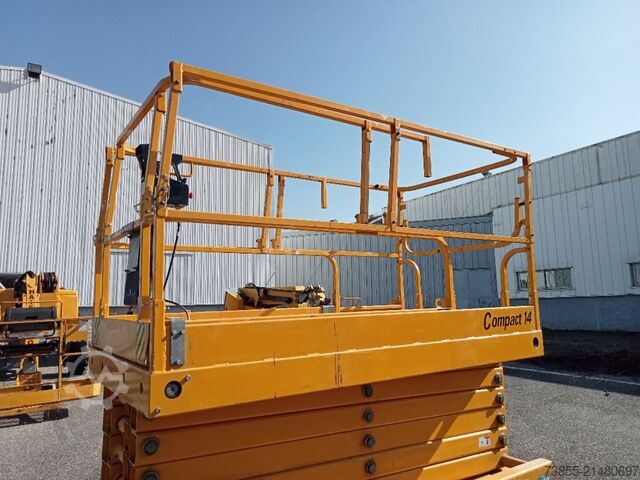 Scherenhubtisch Haulotte Compact 14