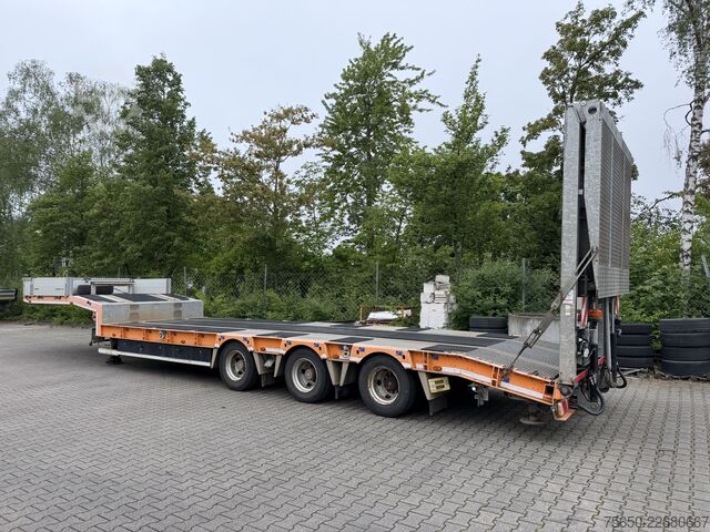 Low loader semitrailer Humbaur HTS30  3 Achs Satteltieflader, neuwertig