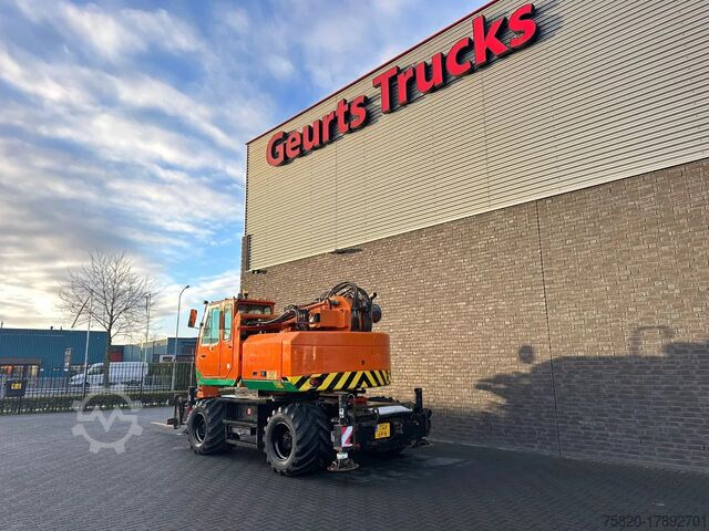 All-terrain crane Sennebogen 608 MULTICRANE/ROUGH TERRAIN CRANE + JIB