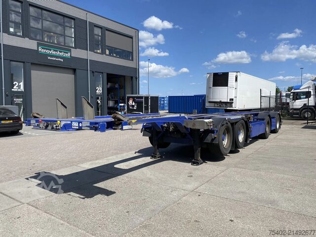 Container transport Broshuis 2Connect 2AKCC / 4 Axles / 3x Steering Axle / 2...