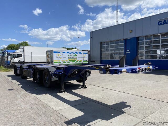 Container transport Broshuis 2Connect 2AKCC / 4 Axles / 3x Steering Axle / 2...