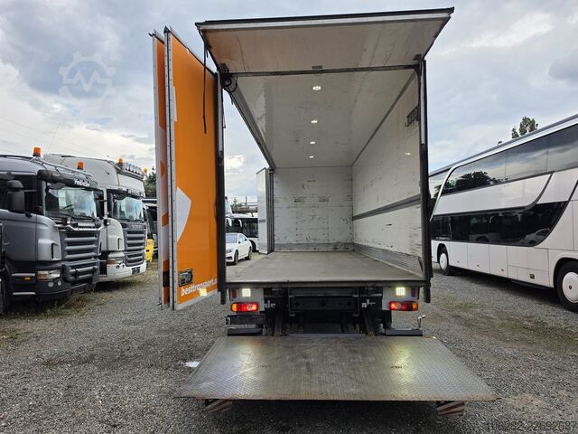 Box truck Volvo FL 250 Koffer mit Portaltüren