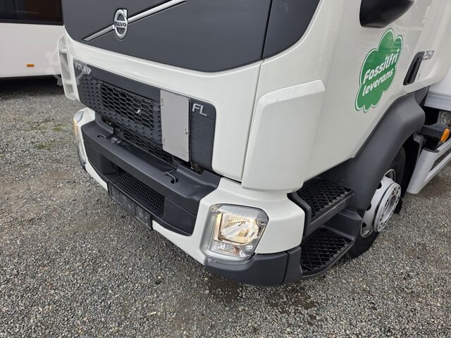 Box truck Volvo FL 250 Koffer mit Portaltüren