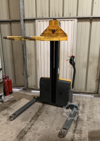 Elektro-Stapler Jungheinrich EMC B10