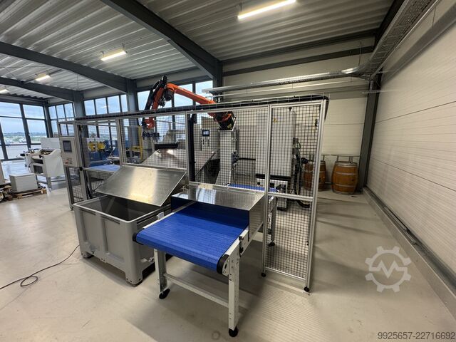 Automatisierte Trayhandling Kuka KR16 Kuka JAC Kuka Roboter KR16 R2010-2 KR C5 Steuerun