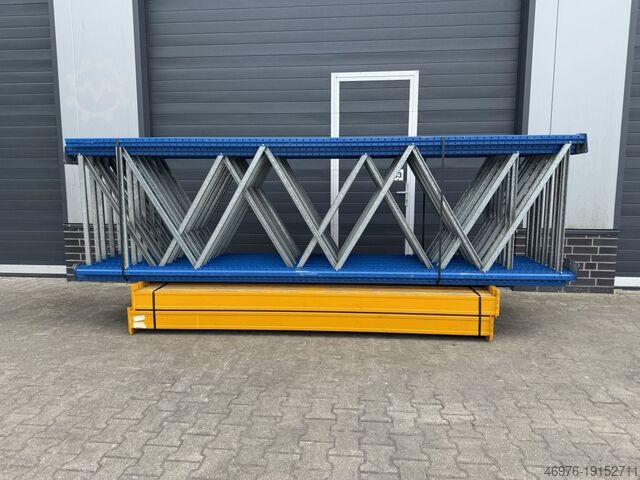 High-bay warehouse Jung Heinrich Esmena Regallänge: 27,89 lfm.