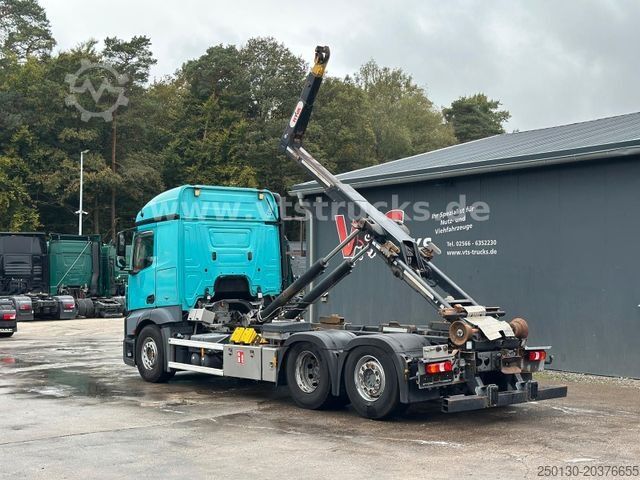 Roll-off tipper truck MERCEDES-BENZ Actros 2543 L 6x2 HYVA Abroller Lenk/Lift