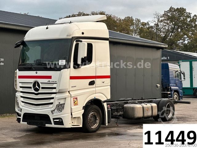 LKW-Fahrgestell MERCEDES-BENZ Actros 1833 LNR 4x2 Volumen-Fahrgestell