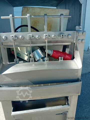 Meat processing machine Ruhle GFR 450 Frozen block cutter