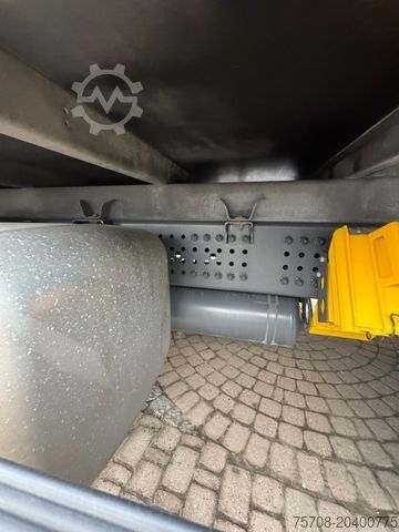 LKW mit Getränkeaufbau MERCEDES-BENZ 2548 Actros*7,7 m Schwenkwand*LBW*Lift/Lenk*Ret.