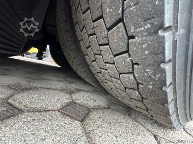 LKW mit Getränkeaufbau MERCEDES-BENZ 2548 Actros*7,7 m Schwenkwand*LBW*Lift/Lenk*Ret.