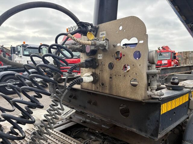 Kipper MOL - + 3X SAF AS + LIFT AS + STUUR AS + 27m3 ALUMI...