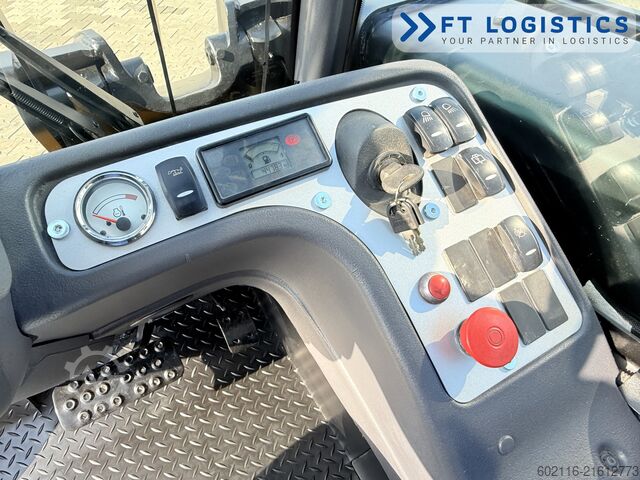 Teleskoplader JCB TLT 30D NEW TIRES CABIN ONLY 4478 HOUR