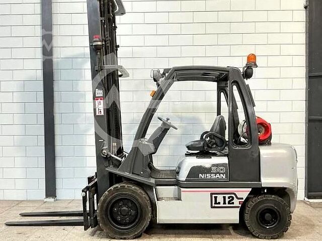 Gabelstapler Nissan UGD 02 A 30 PQ
