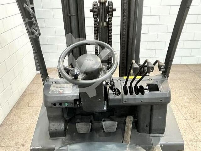 Gabelstapler Nissan UGD 02 A 30 PQ