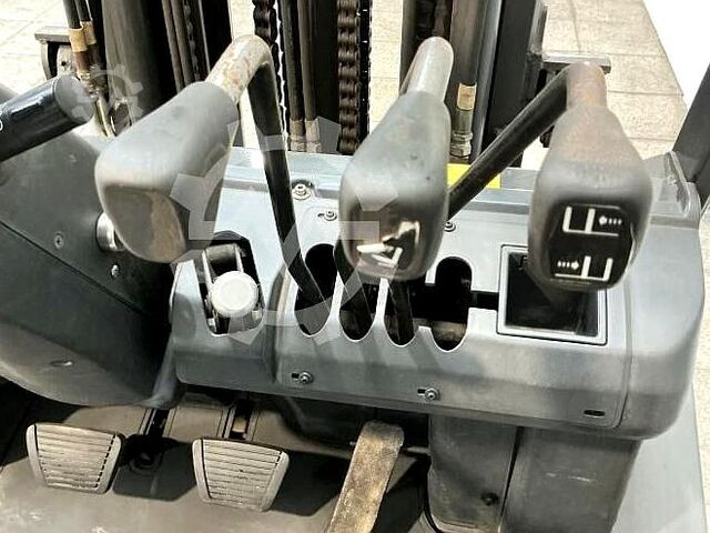 Gabelstapler Nissan UGD 02 A 30 PQ