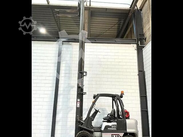 Gabelstapler Nissan UGD 02 A 30 PQ