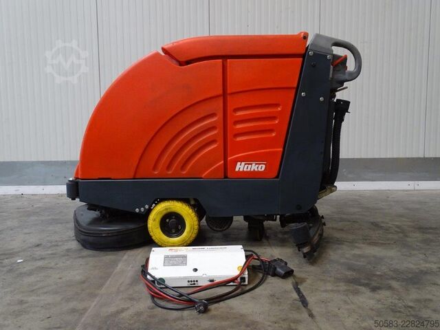 Sweepers and vacuum cleaning machine Hako Hakomatic B755