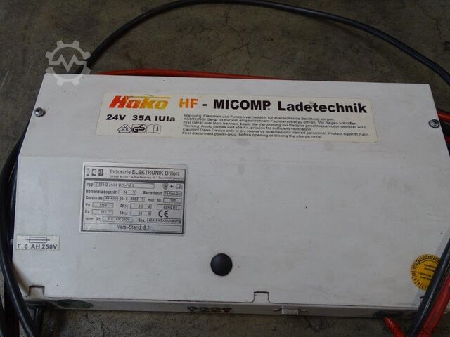 Sweepers and vacuum cleaning machine Hako Hakomatic B755