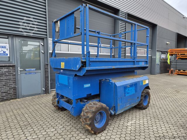 Scherenarbeitsbühne Genie GS3268RT, 4x4, 12m Workingheight, Kubota