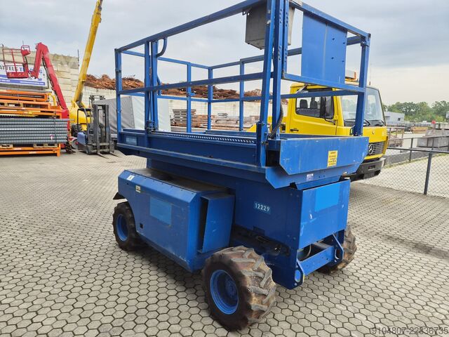 Scherenarbeitsbühne Genie GS3268RT, 4x4, 12m Workingheight, Kubota