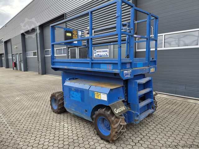 Scherenarbeitsbühne Genie GS3268RT, 4x4, 12m Workingheight, Kubota