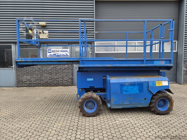 Scherenarbeitsbühne Genie GS3268RT, 4x4, 12m Workingheight, Kubota