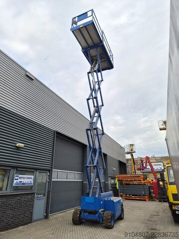 Scherenarbeitsbühne Genie GS3268RT, 4x4, 12m Workingheight, Kubota