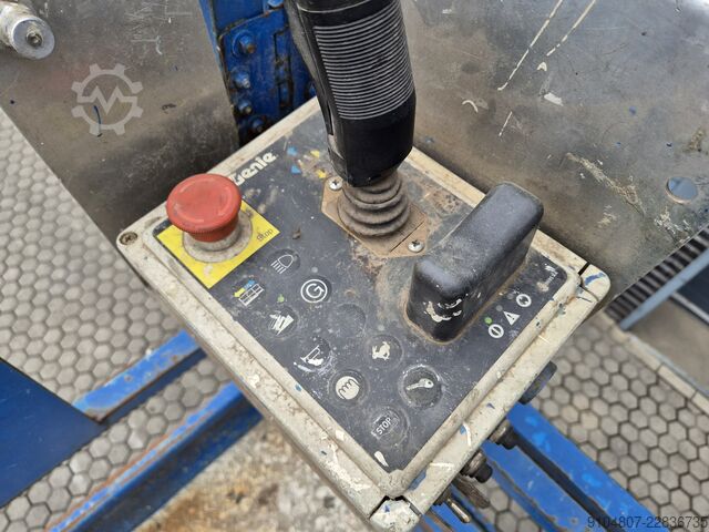 Scherenarbeitsbühne Genie GS3268RT, 4x4, 12m Workingheight, Kubota