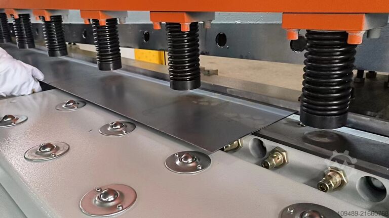 Hydraulische TafelschereWEIKA 3200x10mm WEIKA Modell 3200x10mm