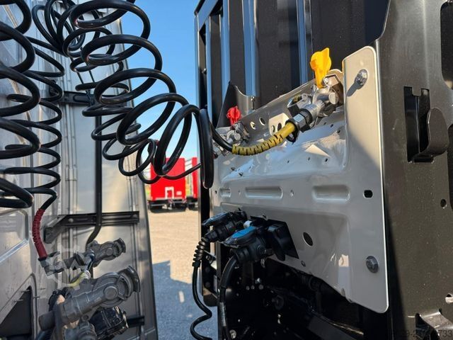 Auflieger mit Arbeitsbühne KRONE Plattform-Auflieger  mit Steckrungen - sofort v.