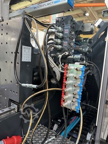 Injection molding machine Engel Victory 330H/80V/160 combi Ecodrive