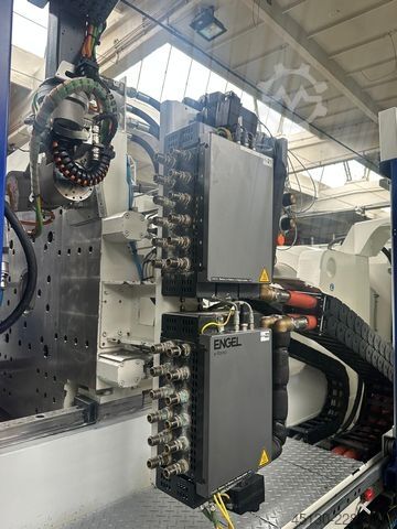 Injection molding machine Engel Victory 2050/260 Tech Ecodrive