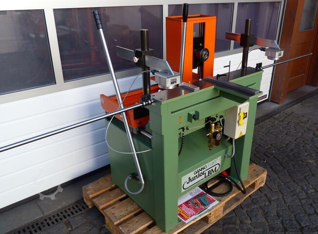 Langlochbohrmaschine Dübelbohrmaschine GANNOMAT mit Lieferung nach D und in EU JUNIOR 320 + Raster + 2 Ebenen