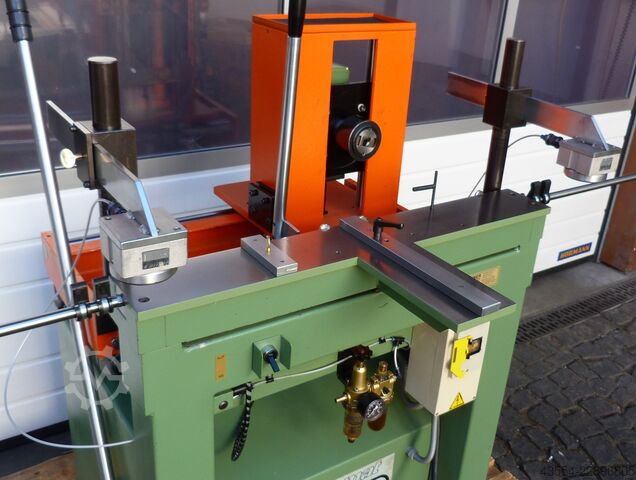 Langlochbohrmaschine Dübelbohrmaschine GANNOMAT mit Lieferung nach D und in EU JUNIOR 320 + Raster + 2 Ebenen