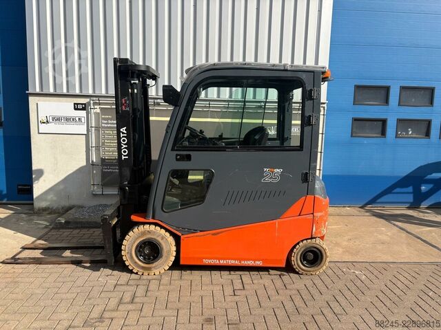 VS-23134 Elektrischer Gabelstapler Toyota 8FBMT25 TOYOTA 8FBMT25