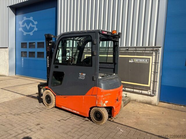 VS-23134 Elektrischer Gabelstapler Toyota 8FBMT25 TOYOTA 8FBMT25