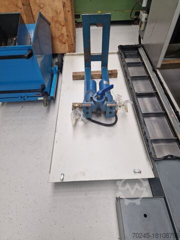 Machining center STAMA MC 526 COMPACT CNC MILLING 526