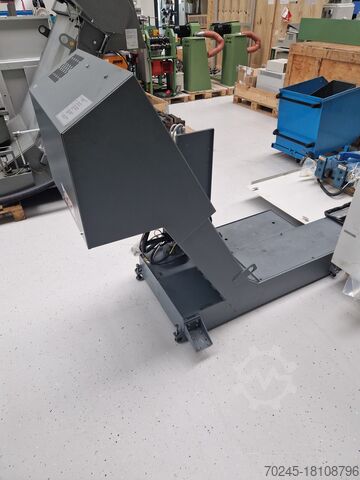 Bearbeitungszentrum STAMA MC 526 COMPACT CNC MILLING 526