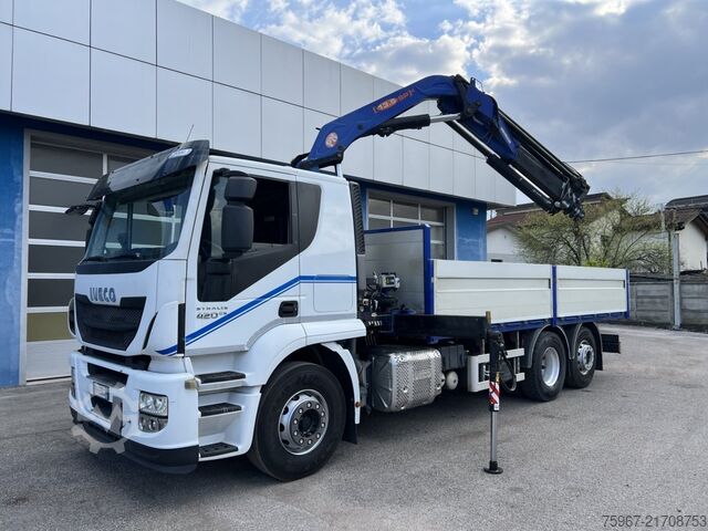 Truck with fixed flatbed and crane Iveco Stralis 420