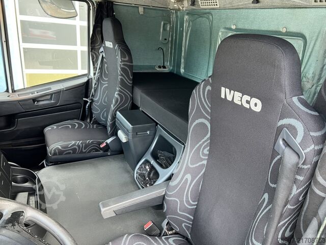 Truck with fixed flatbed and crane Iveco Stralis 420