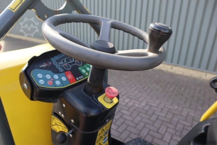 Tandem roller Wacker Neuson RD28-120 Diesel, Front And Rear Vibrating Smooth D