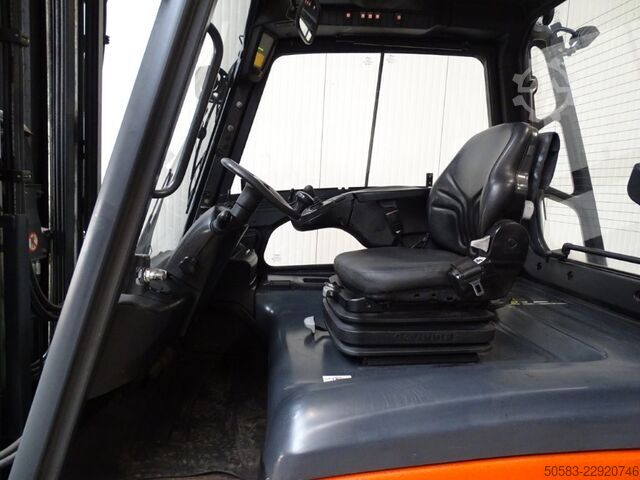 Electric 4-wheel forklift Linde E50HL-01 - TRIPLEX
