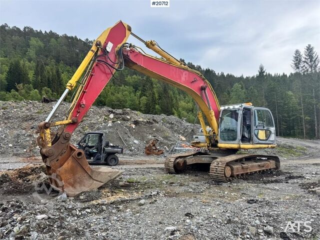 Raupenbagger New Holland Kobelco E305B Crawler Excavator w/ Digger Bucket.