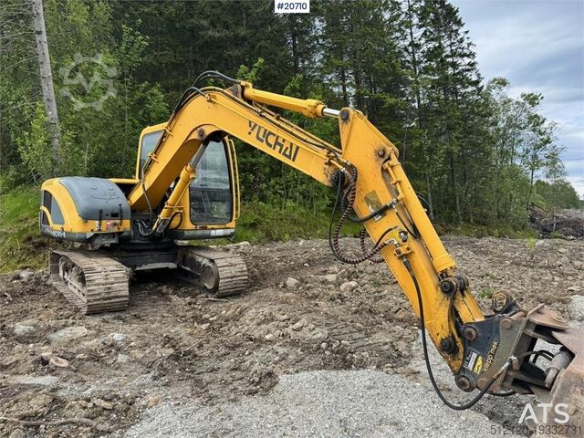 Crawler excavator Yuchai YC85-8 Crawler excavator w/ Bucket. 3200 hours.