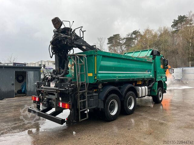 Tipper truck MERCEDES-BENZ Actros 3348 6x6 Kipper mit HIAB 1300RS 83