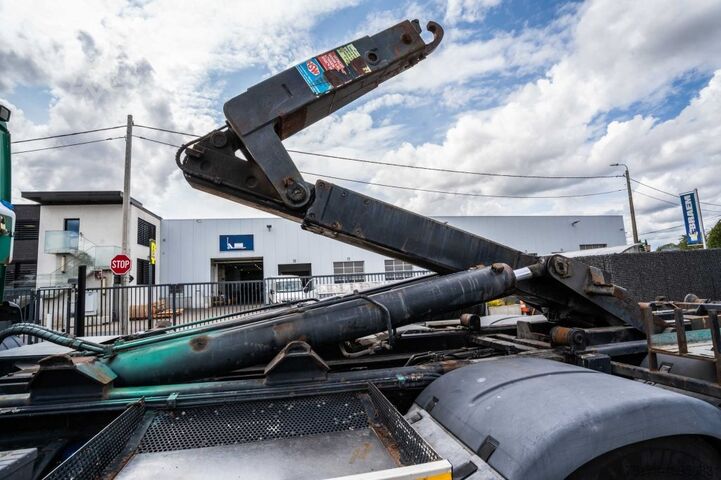 Hook arm system MAN TGS 35.440 BL 8x4-4