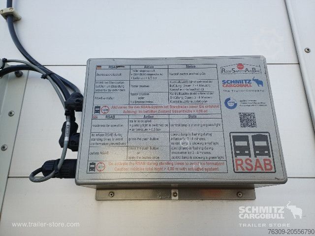 Auflieger mit Pritsche & Plane Schmitz Cargobull Curtainsider Standard Getränke